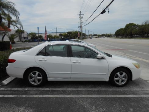 Used 2005 Honda Accord EX Sedan image 6