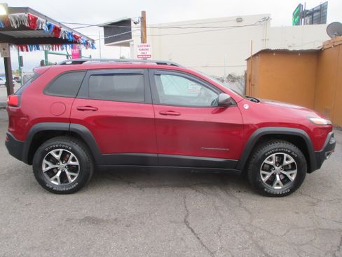 Used 2015 Jeep Cherokee Trailhawk image 1