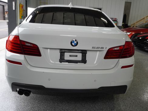 Used 2014 BMW 528i image 9