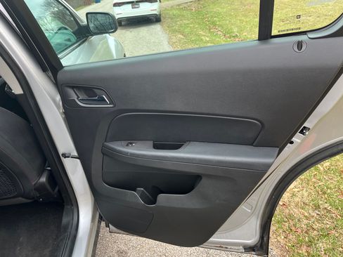 Used 2016 Chevrolet Equinox LS image 30