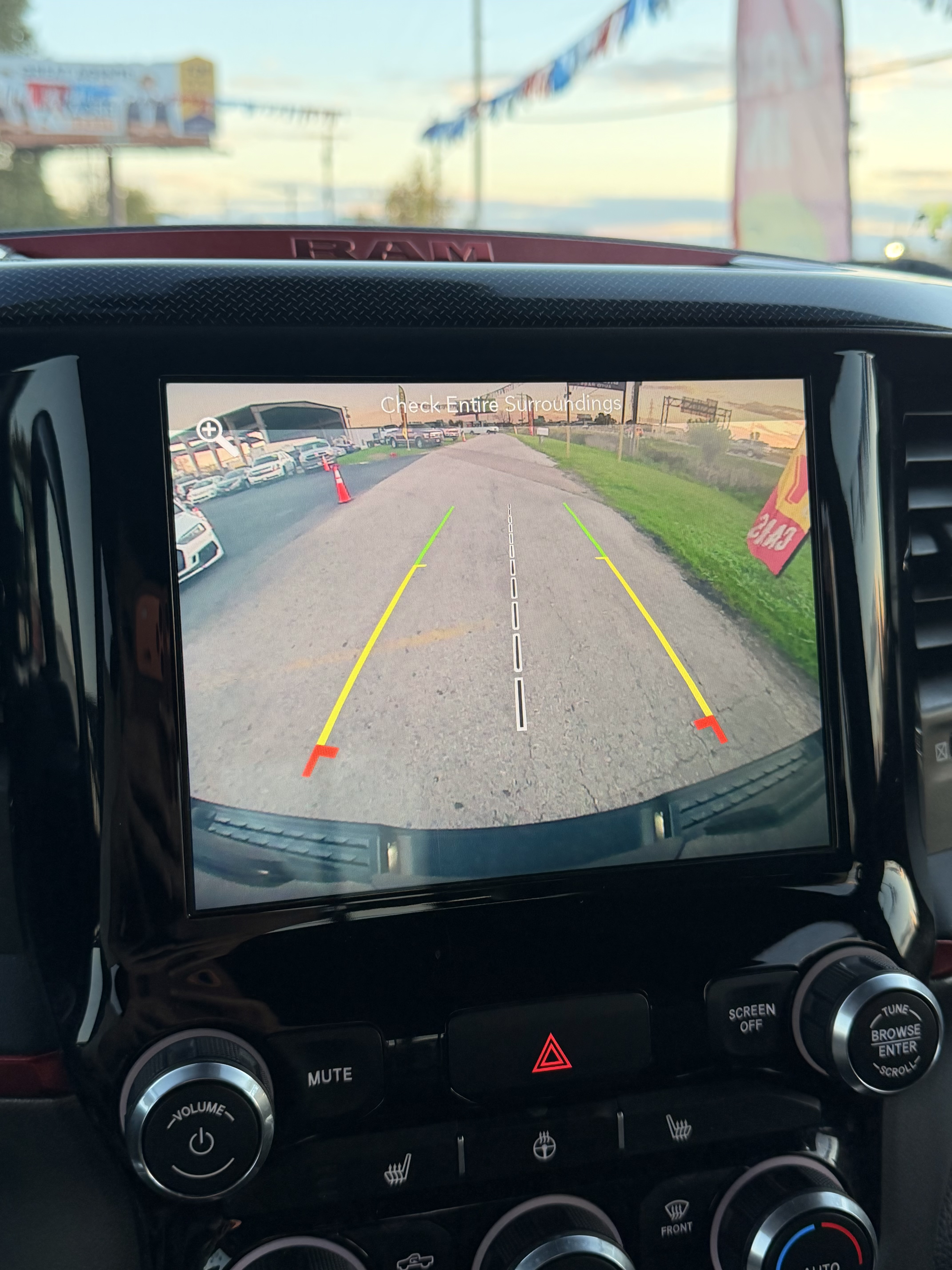Used 2019 RAM 1500 4x4 Crew Cab Rebel image 15
