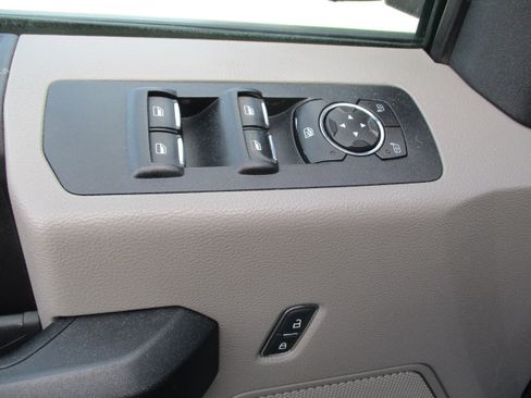 Used 2017 Ford F150 STX image 21