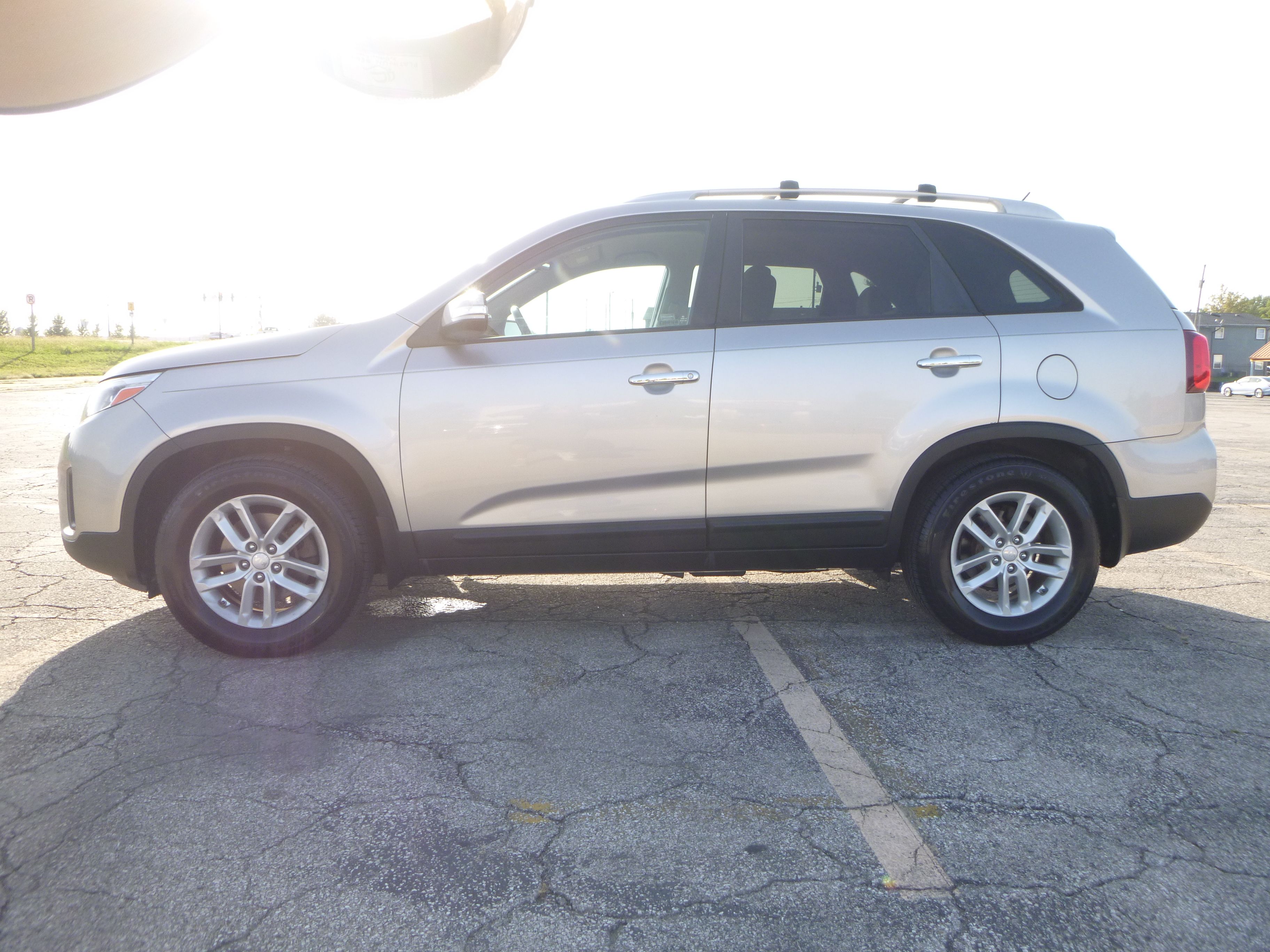 Used 2014 Kia Sorento FWD LX image 1