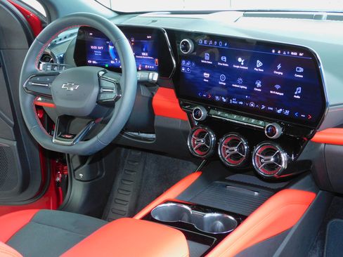 Used 2024 Chevrolet Blazer EV RS image 25