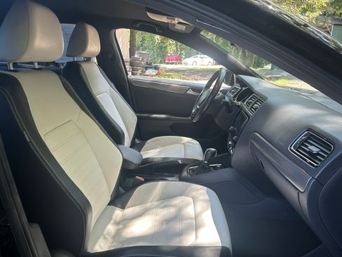 Used 2016 Volkswagen Jetta Sport Sedan FWD image 22