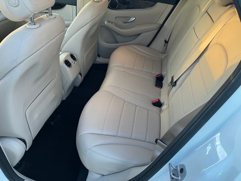 Used 2021 Mercedes-Benz GLC 300 image 7