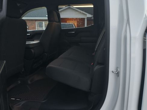 Used 2022 Chevrolet Silverado 1500 LD Custom image 6