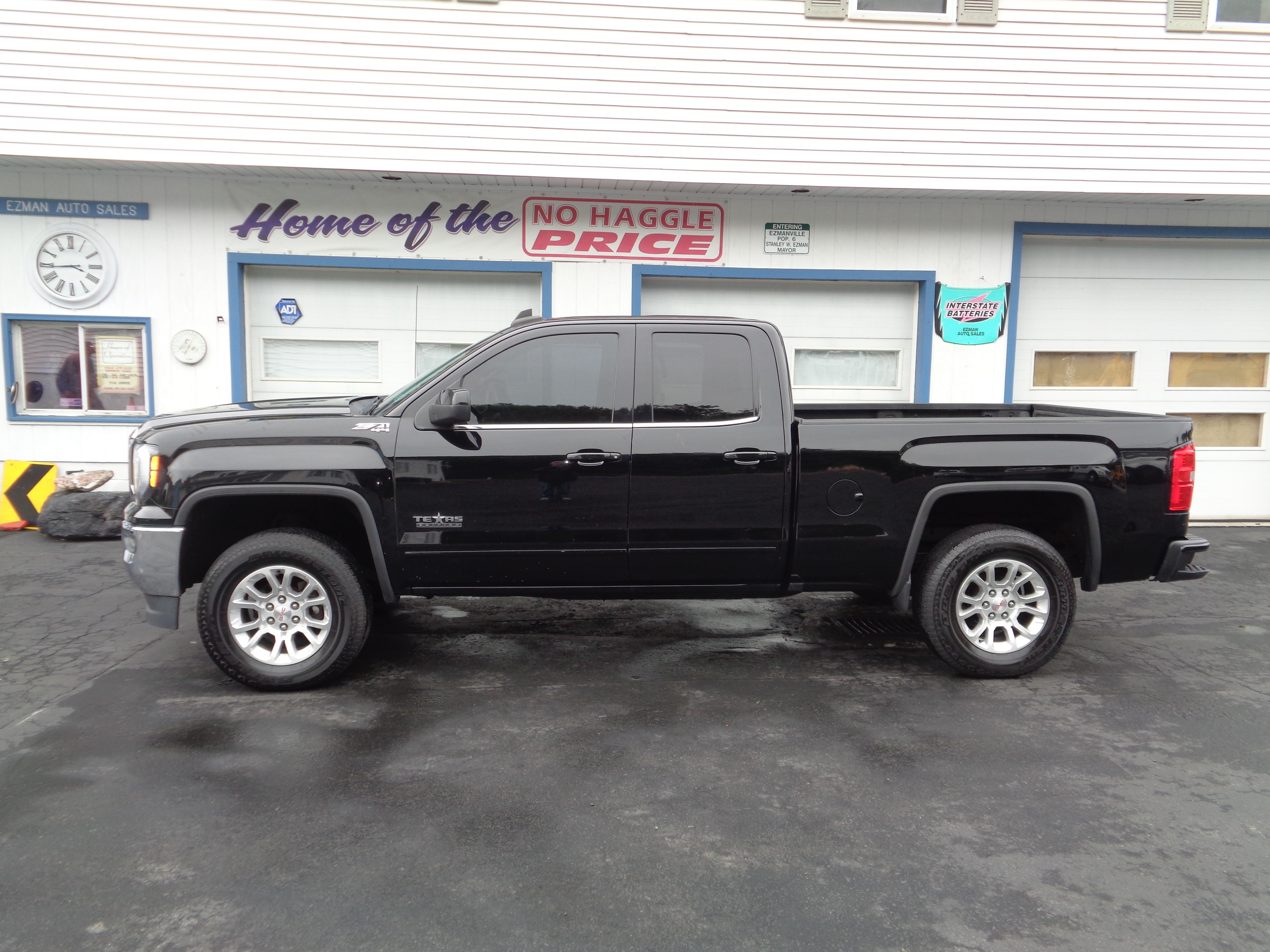 Used 2017 GMC Sierra 1500 4x4 Double Cab SLE image 3