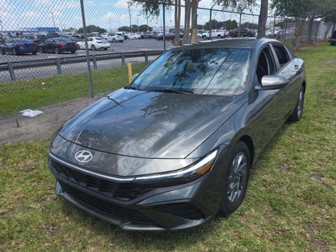 Used 2025 Hyundai Elantra Blue Hybrid FWD image 1