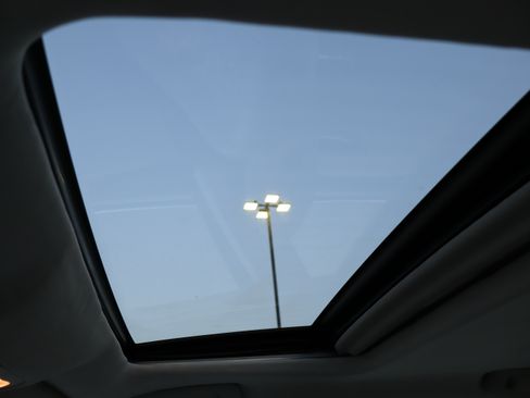 Used 2013 Toyota Avalon XLE Touring image 31