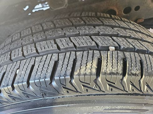 Used 2015 Nissan Frontier SV image 38