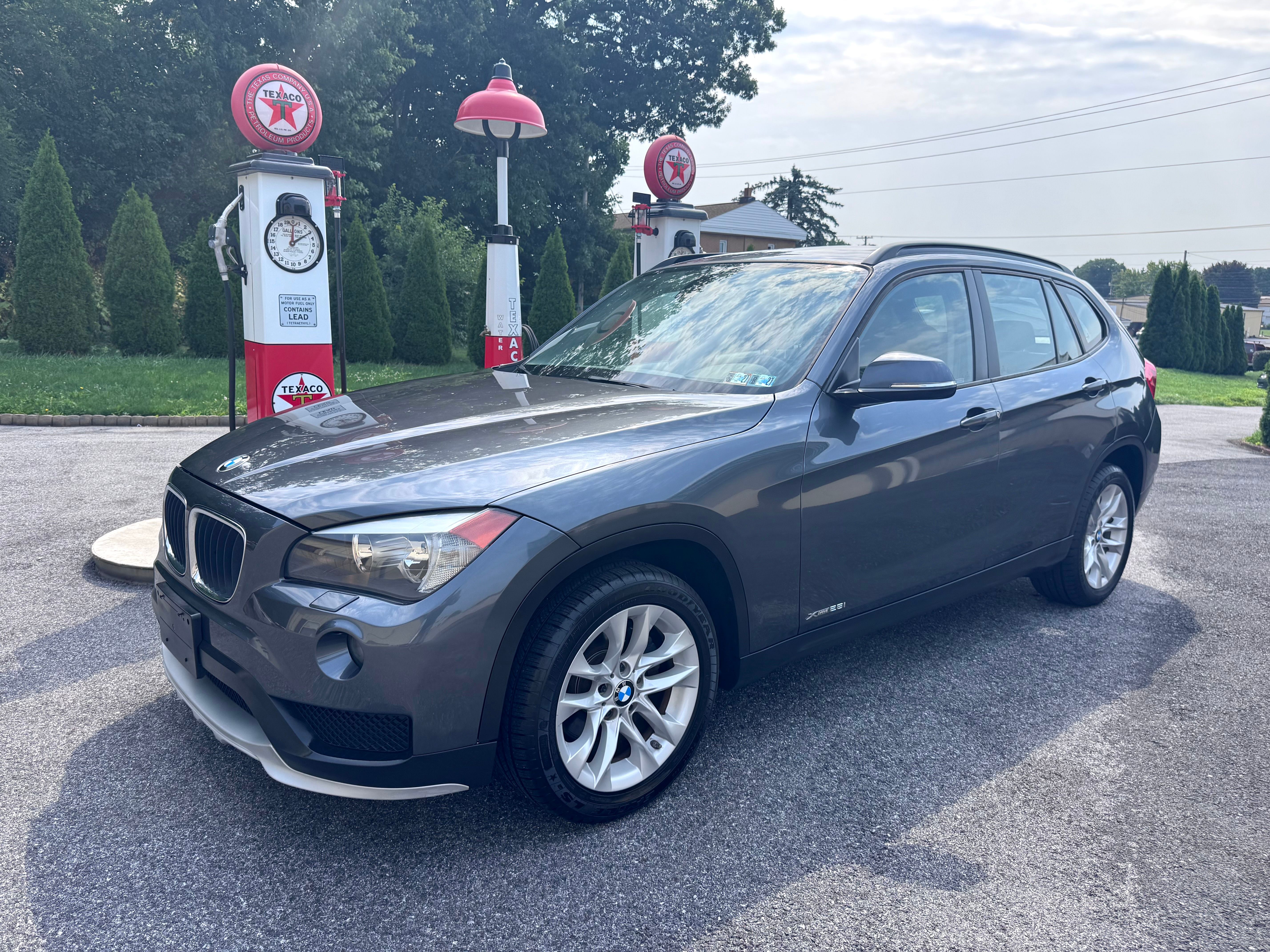 Used 2015 BMW X1 xDrive28i AWD/4WD image 1