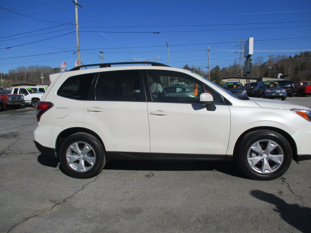Used 2015 Subaru Forester 2.5i Limited AWD/4WD image 5