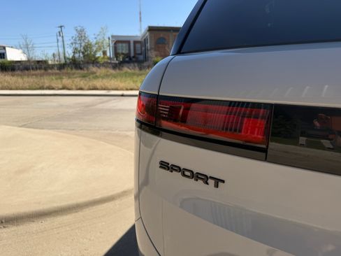 Used 2024 Land Rover Range Rover Sport Dynamic SE image 21