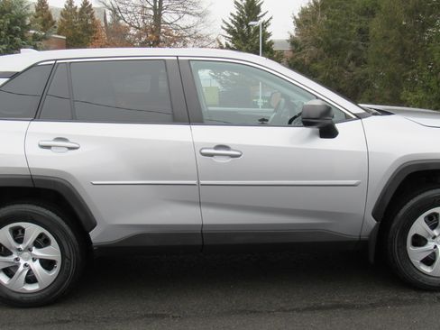 Used 2023 Toyota RAV4 LE image 4