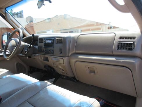 Used 2004 Ford F350 4x4 Crew Cab Super Duty image 3