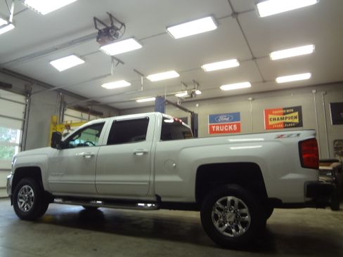 Used 2018 Chevrolet Silverado 2500 LT image 4
