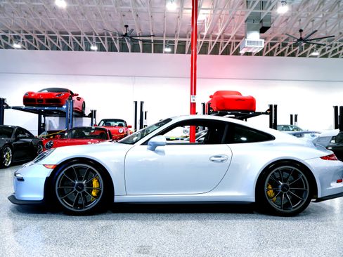 Used 2016 Porsche 911 GT3 image 2
