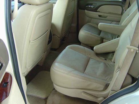 Used 2011 Chevrolet Tahoe LTZ image 10