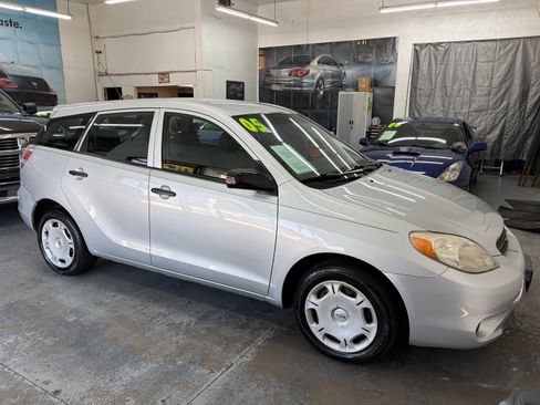 Used 2005 Toyota Matrix UNAVAIL FWD image 2