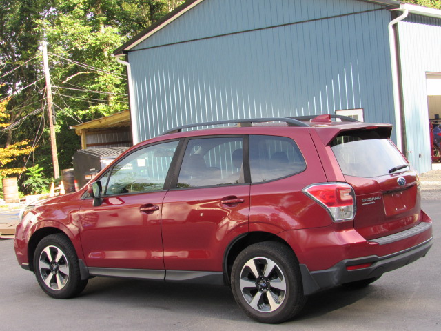 Used 2017 Subaru Forester 2.5i Premium AWD/4WD image 6