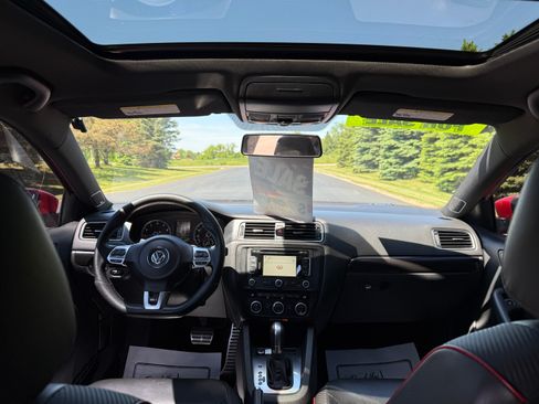 Used 2014 Volkswagen Jetta GLI Sedan FWD image 12