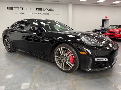 Used 2013 Porsche Panamera GTS image 2