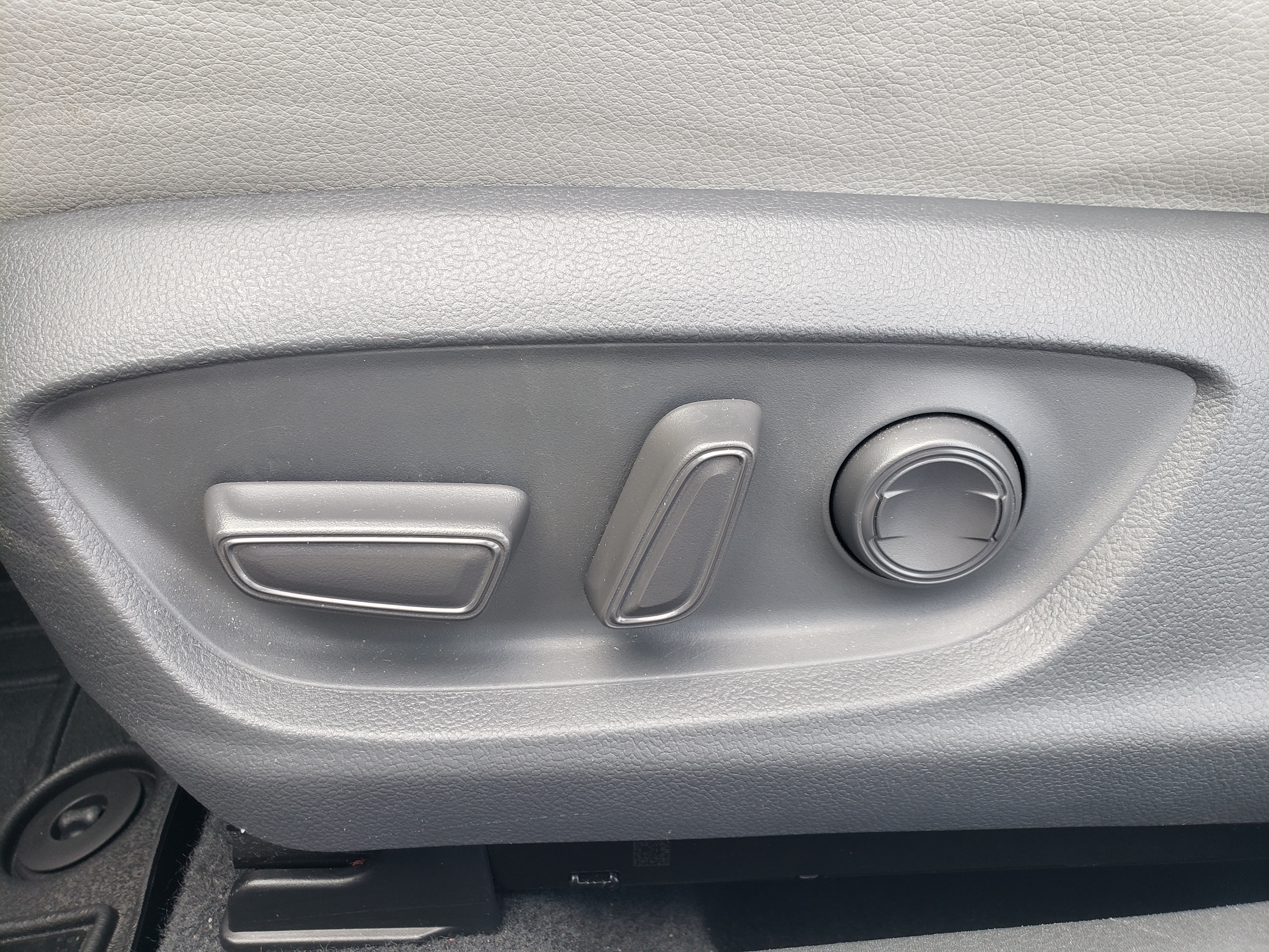 Used 2018 Toyota Camry SE Sedan FWD image 16
