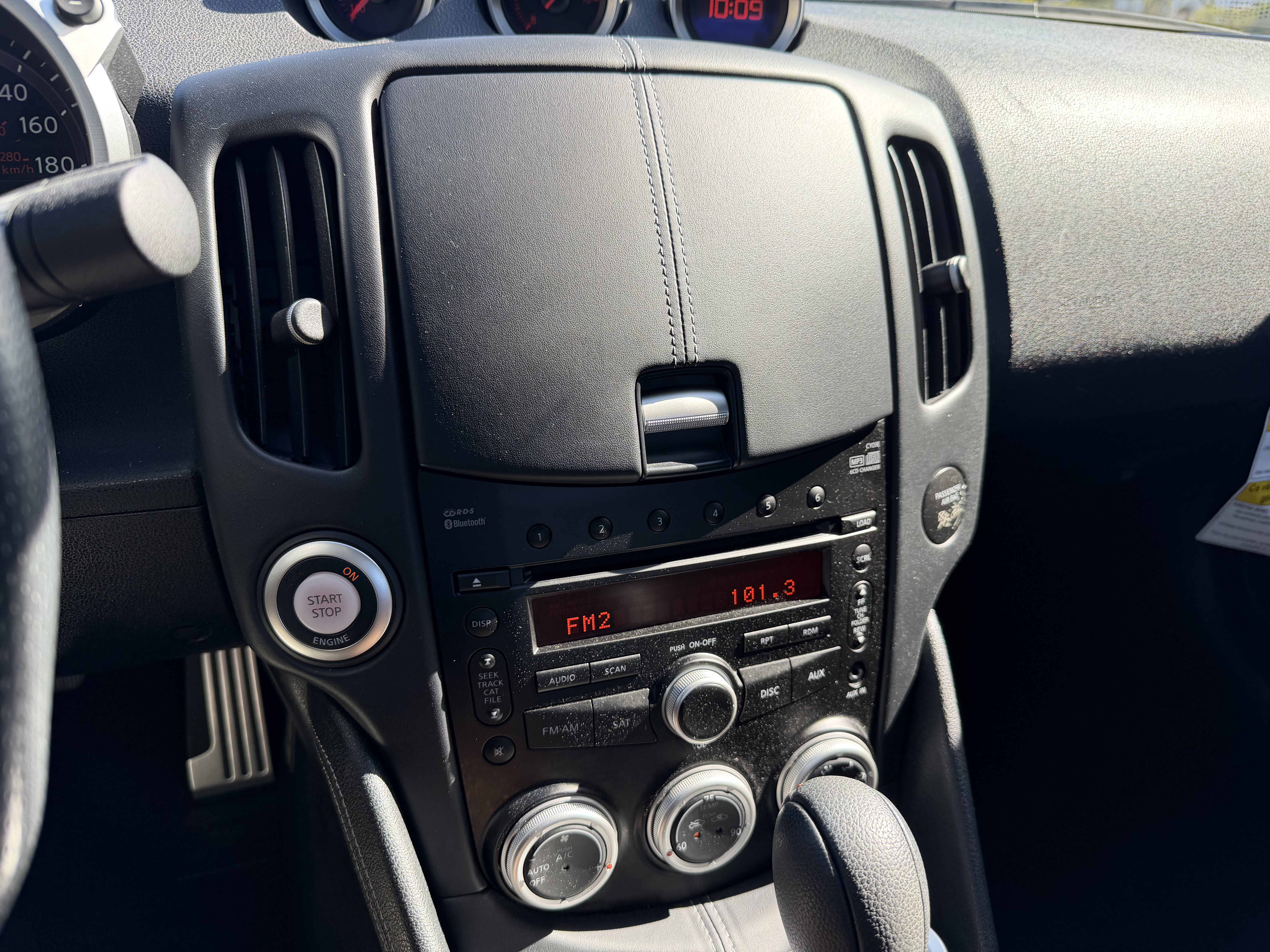 Used 2009 Nissan 370Z Coupe RWD image 11