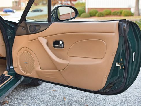 Used 2001 MAZDA MX-5 Miata Special Edition image 36