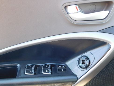 Used 2015 Hyundai Santa Fe Sport image 13