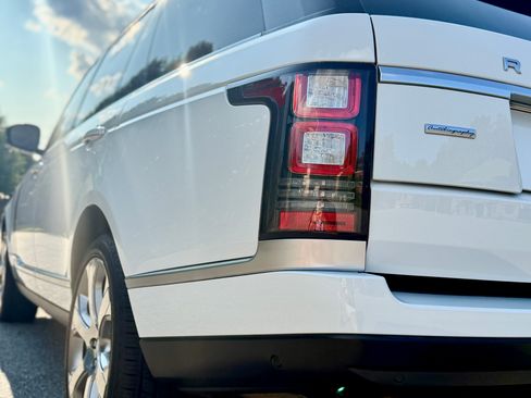 Used 2017 Land Rover Range Rover Long Wheelbase Autobiography image 6