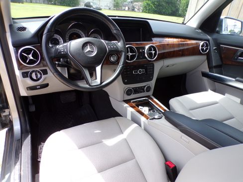 Used 2014 Mercedes-Benz GLK 350 image 8