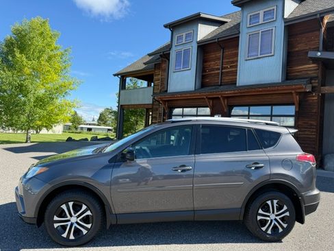 Used 2016 Toyota RAV4 AWD LE image 2