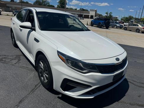 Used 2020 Kia Optima LX w/ Convenience Pkg FWD image 6