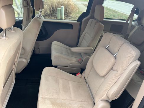 Used 2016 Dodge Grand Caravan American Value Package image 22