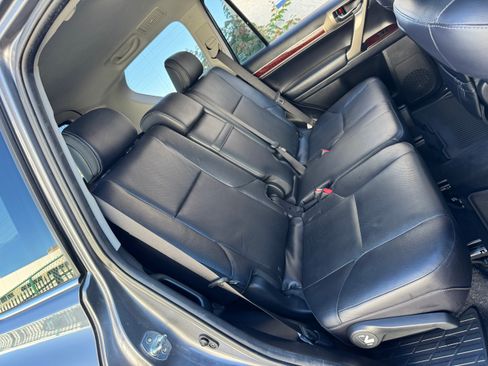 Used 2018 Lexus GX 460 image 26