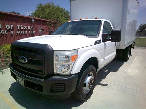 Used 2015 Ford F350 2WD Regular Cab DRW Super Duty image 19