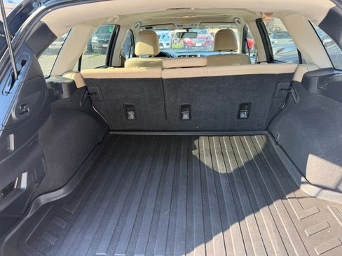 Used 2018 Subaru Outback 2.5i Limited AWD/4WD image 9