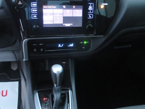 Used 2019 Toyota Corolla LE image 15