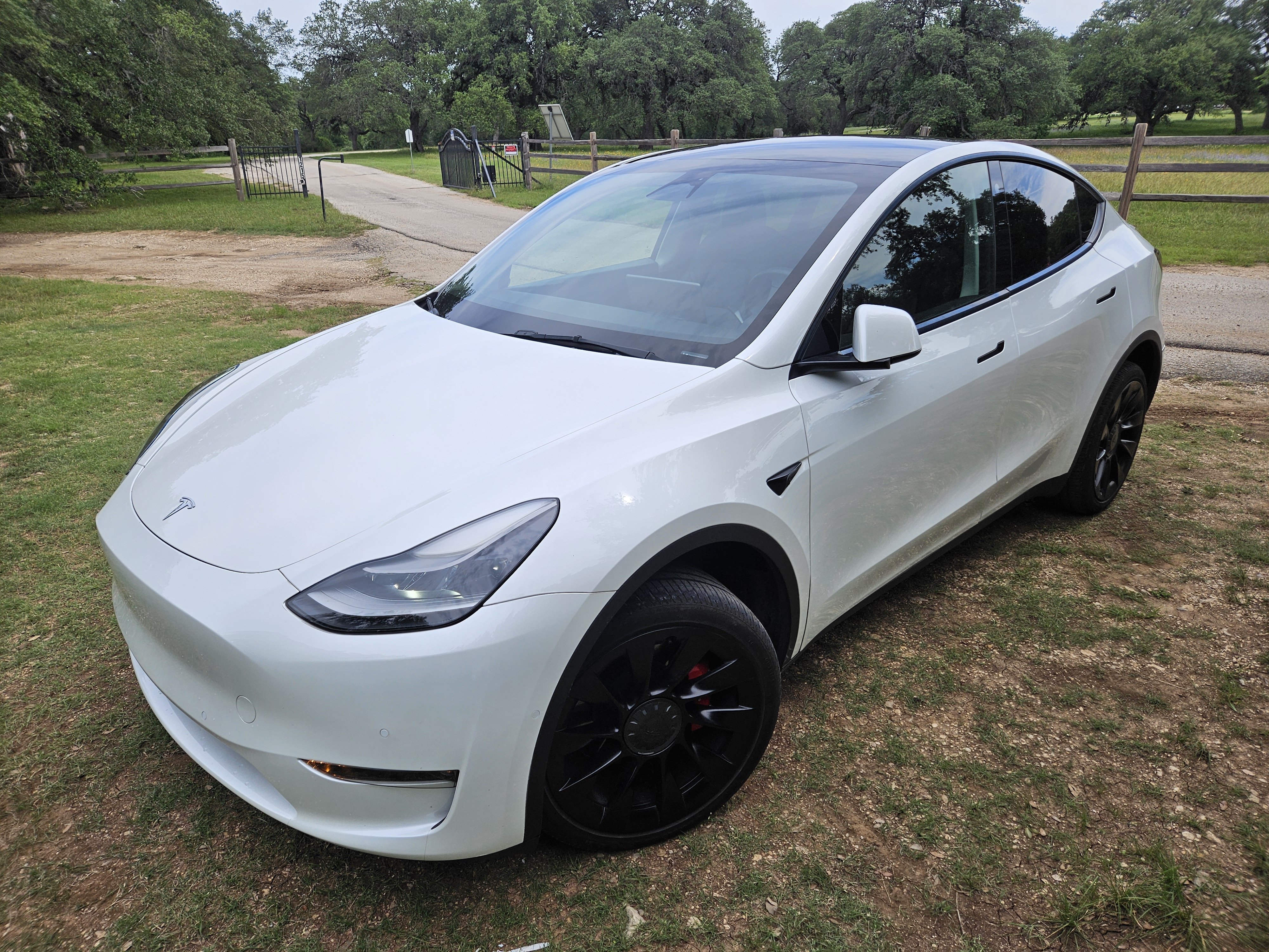 Used 2022 Tesla Model Y Performance AWD/4WD image 26