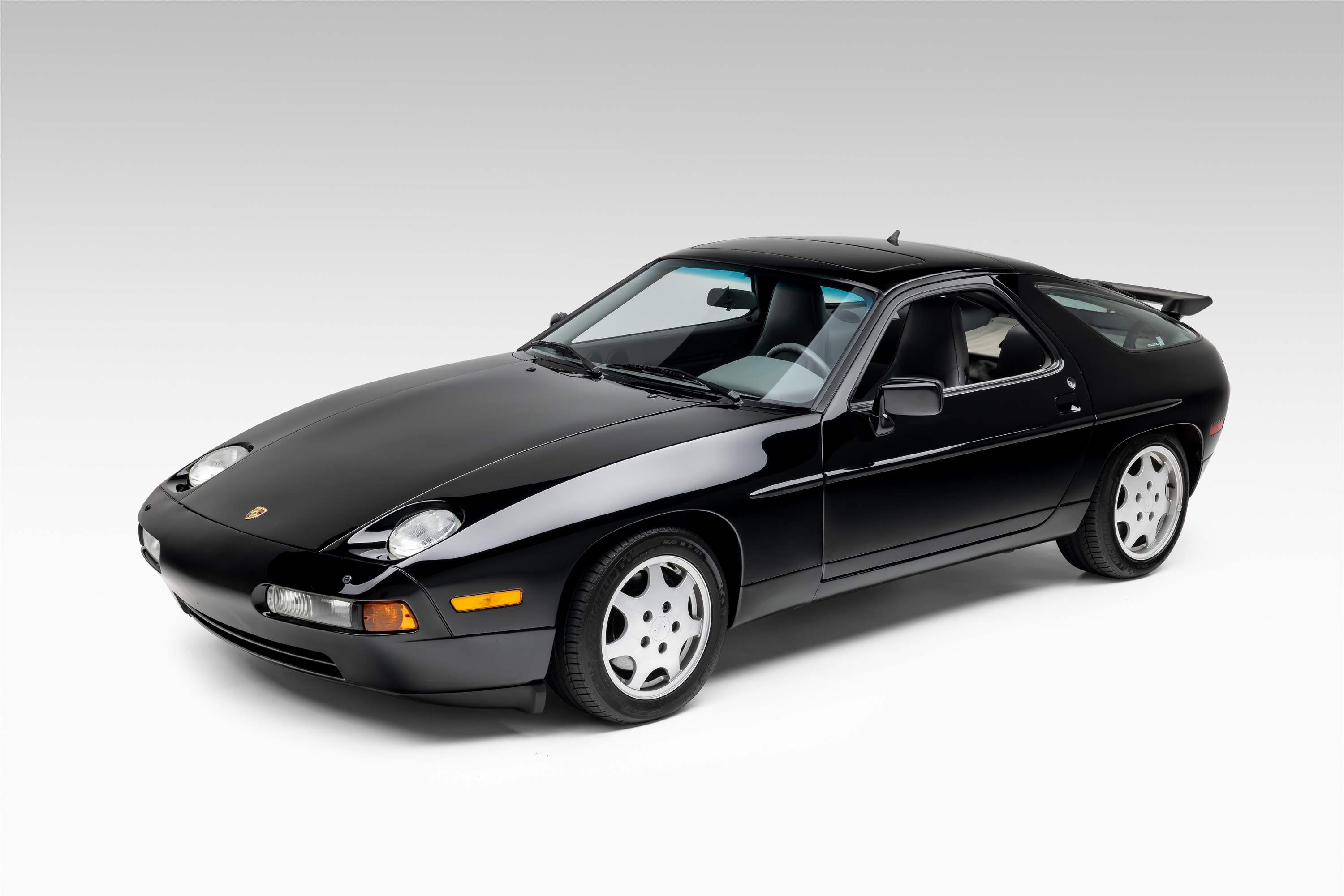 Used 1991 Porsche 928 GT RWD image 17