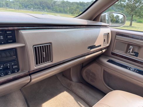 Used 1996 Buick Roadmaster Estate image 12