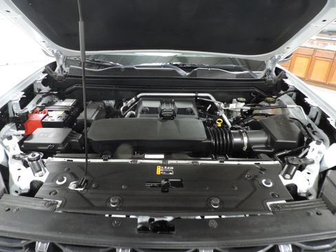 Used 2024 GMC Canyon AT4 image 26