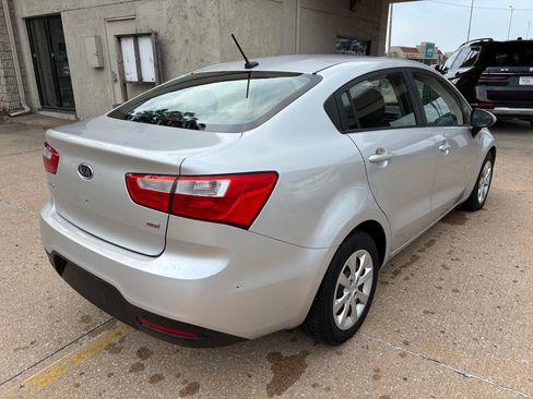 Used 2012 Kia Rio LX Sedan FWD image 4