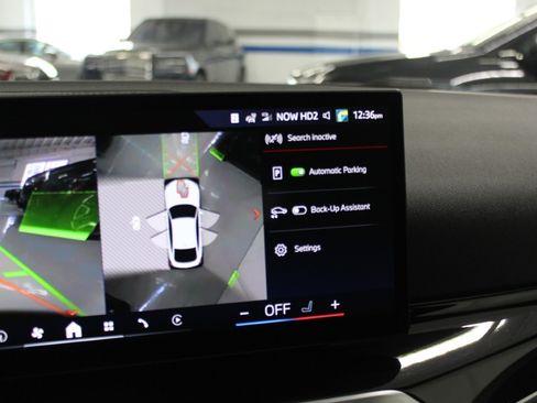 Used 2024 BMW i4 eDrive40 image 32