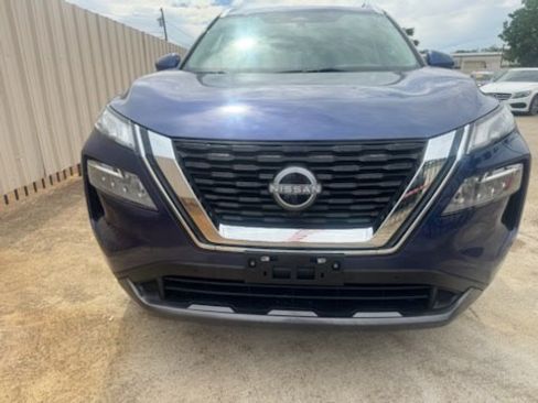 Used 2023 Nissan Rogue FWD SL image 1