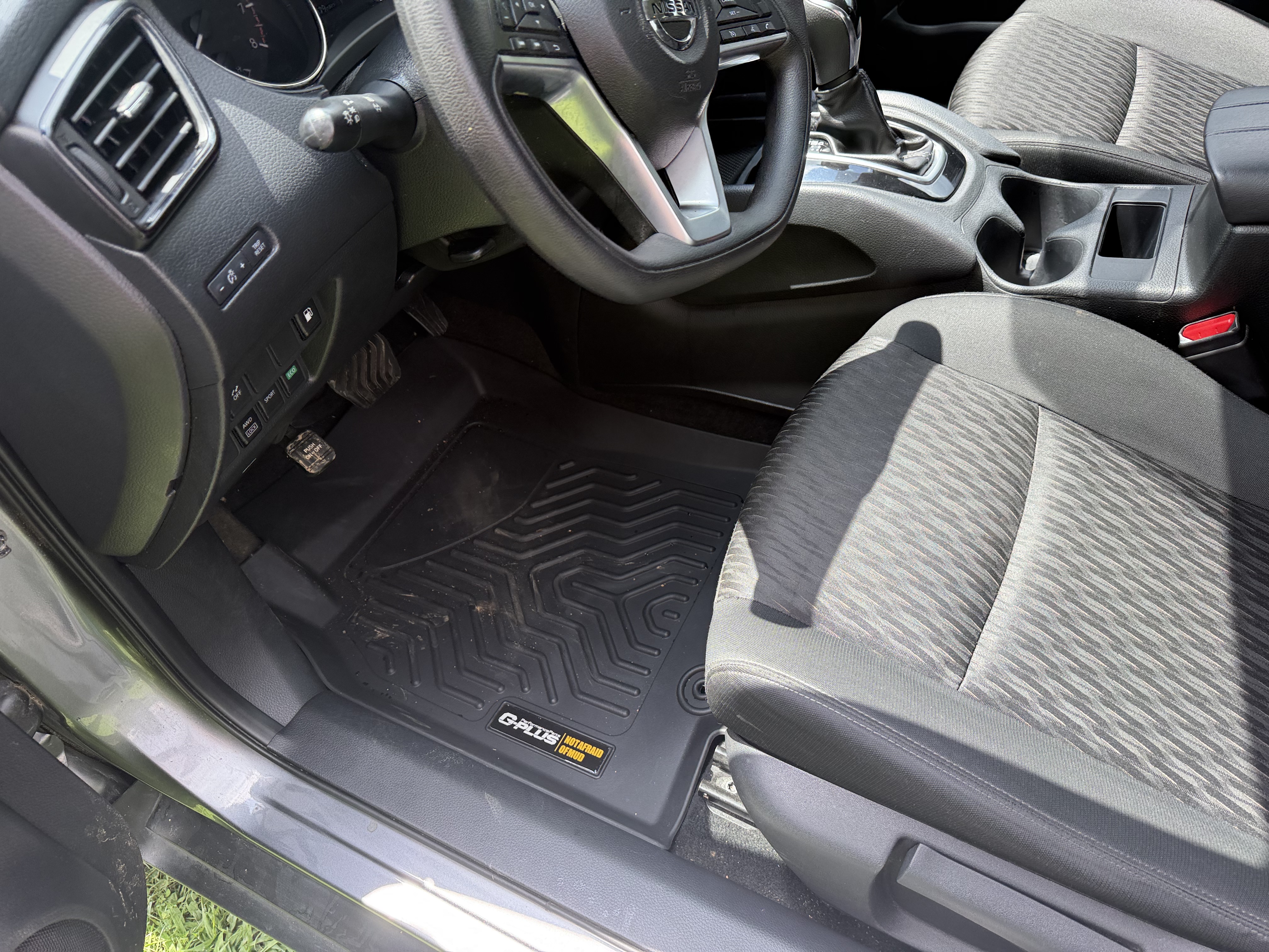 Used 2018 Nissan Rogue AWD image 22