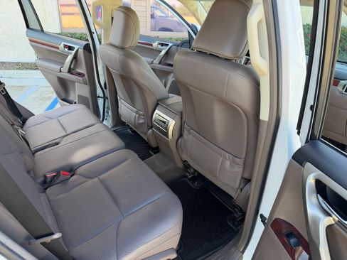 Used 2013 Lexus GX 460 image 30