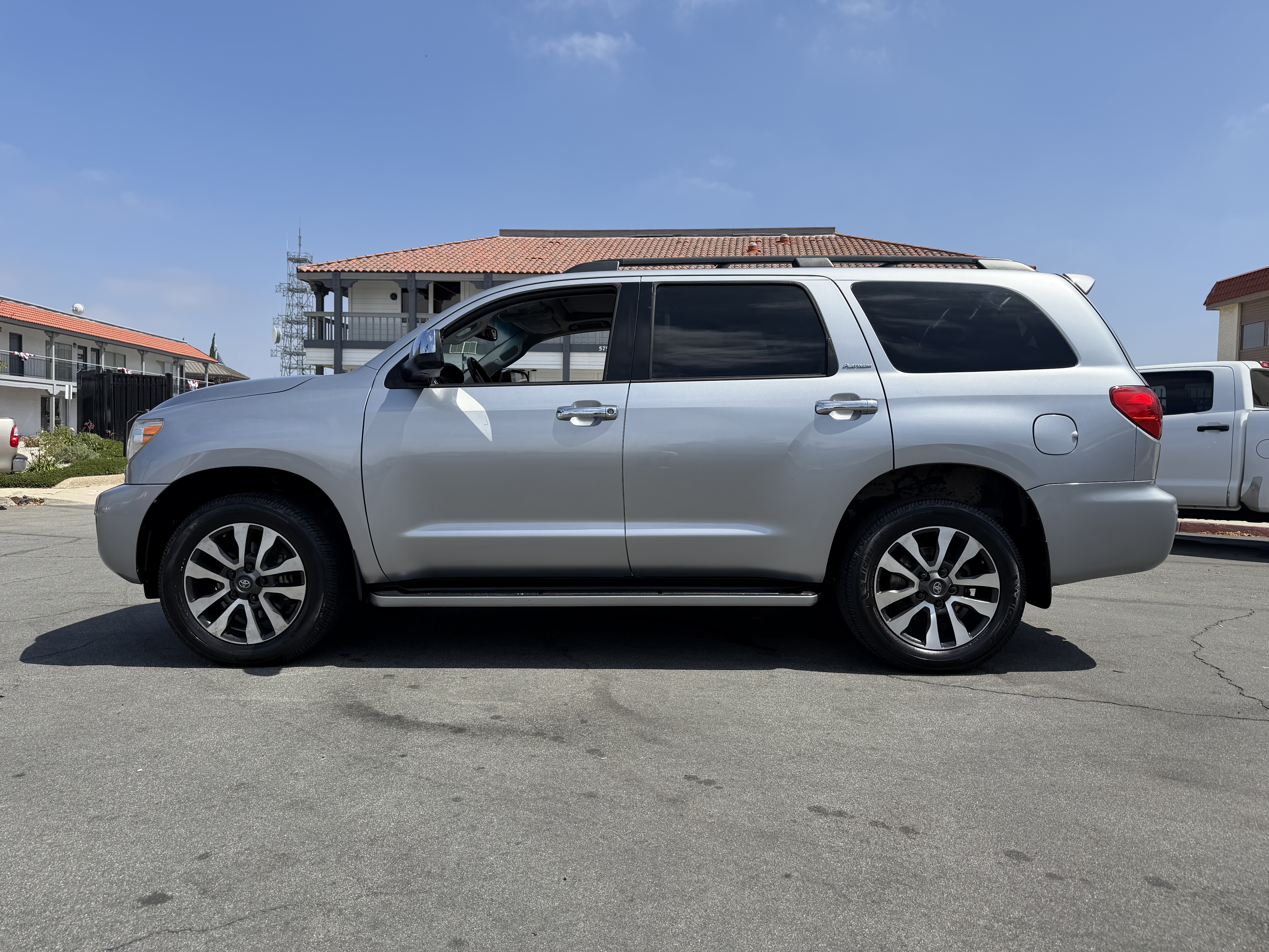Used 2013 Toyota Sequoia Platinum AWD/4WD image 2